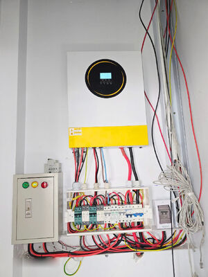 اینورتر خورشیدی هیبریدی 48 ولت تک فاز خالص Sine Wave 8.5kw 11kw Off Grid MPPT با شارژر داخلی و محافظت از افزایش زیاد